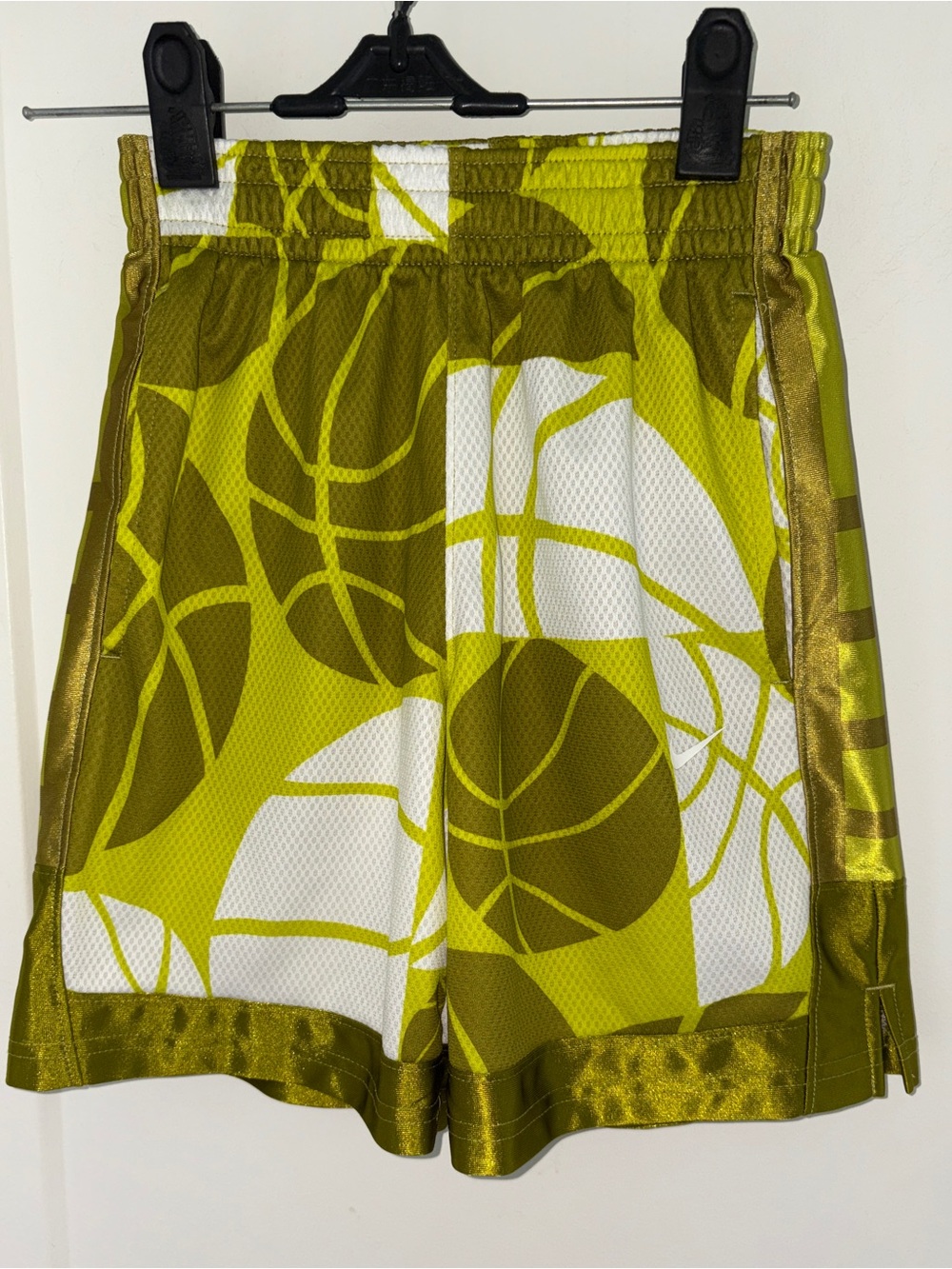 NWOT Nike Dri-fit basketball shorts youth S